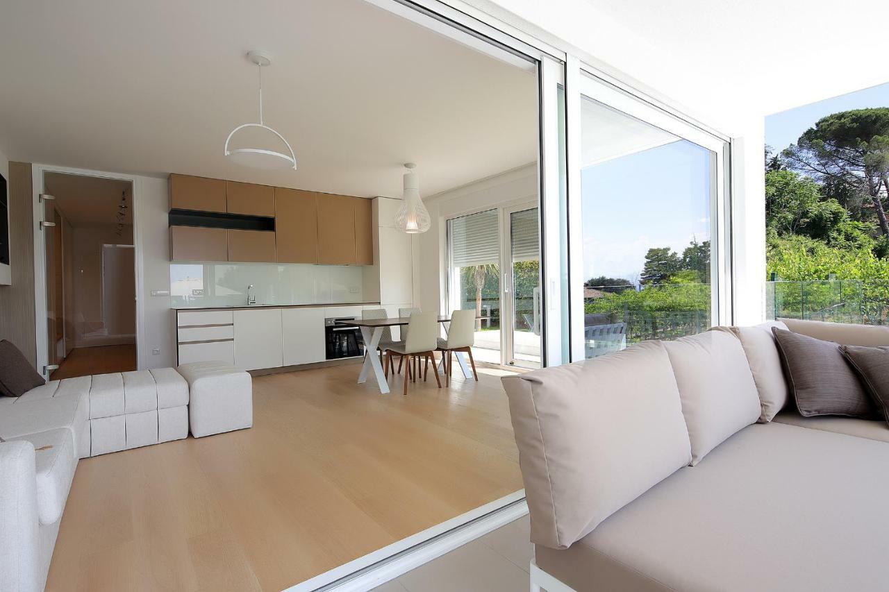 Designed With Swimming Pool Near The Apartmán *
